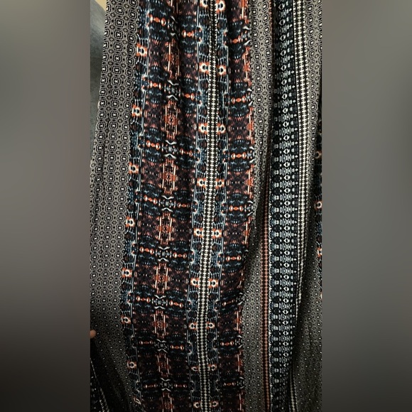 BCBG MaxAzria Printed Lightweight Maxi Dress Size Small - Picture 4 of 11